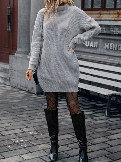 Vintage style sweater with turtleneck and two-tone design for women