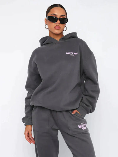 Ernesti -Puzen sweater set for women with a modern backendailna