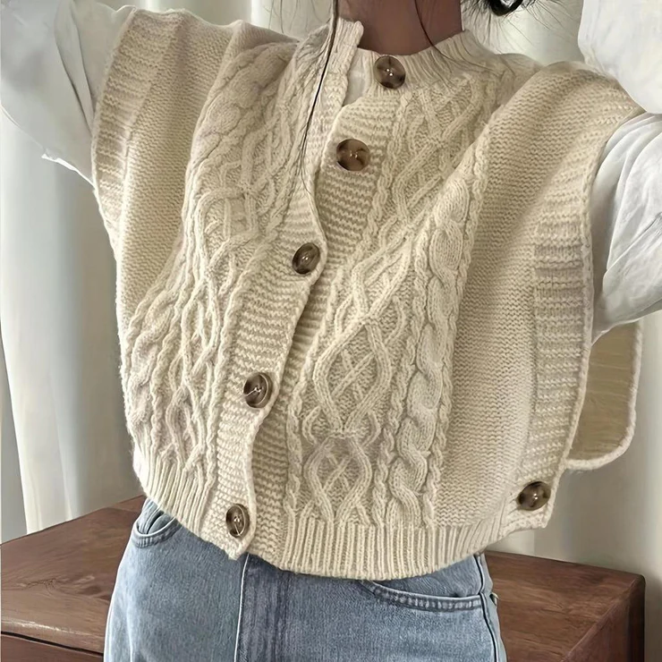 Warm women braid pattern - stylish & comfortable