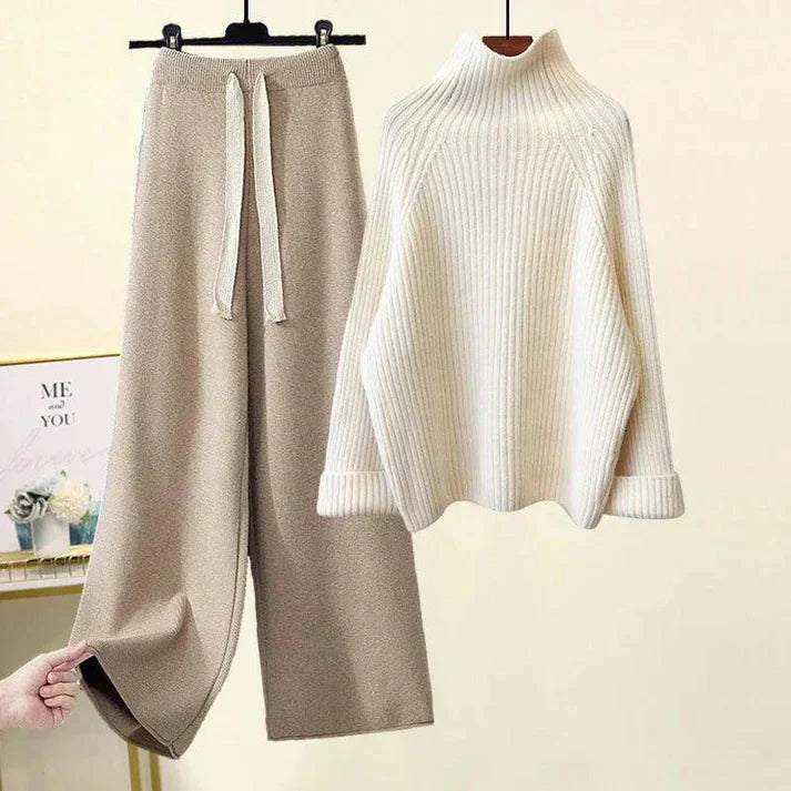 Loosely cut turtleneck sweater with free pants
