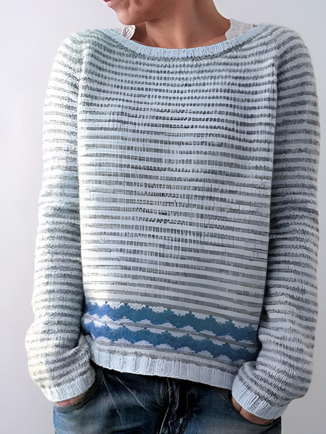 Women's sweater with strip patterns