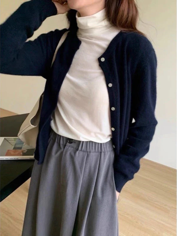 Part jacket with a circular neckline and two -tone layer cut
