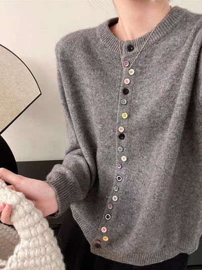 Vana | Timeless Buttoned Top