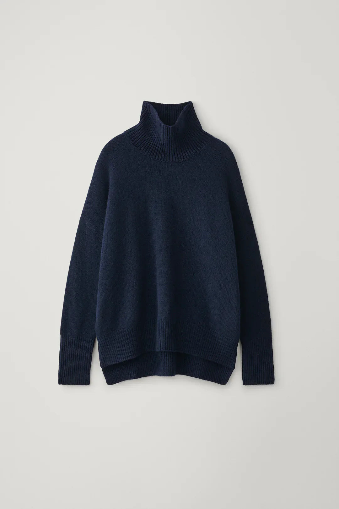 Sweater made of noble cashmere mix with a stylish turtleneck