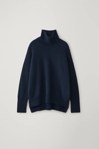 Sweater made of noble cashmere mix with a stylish turtleneck