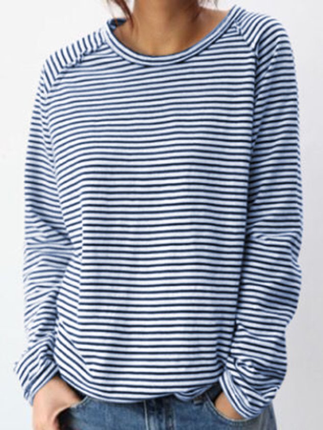 White-black sweater: timeless basic for cold days