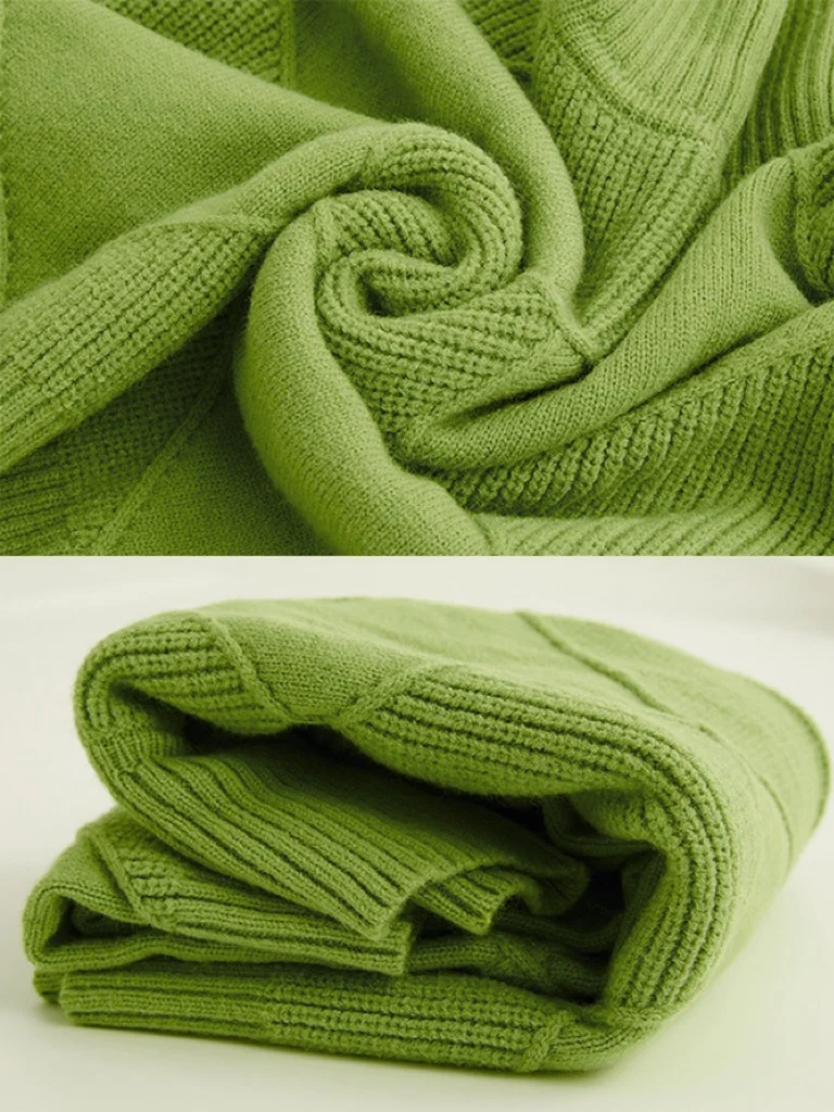 Knitting sweaters with high collar and modern color contrast
