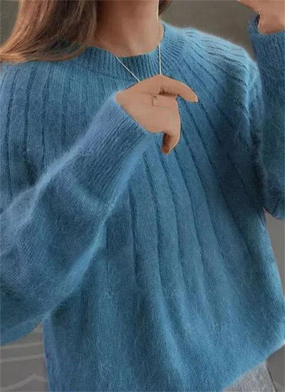 Fluffy knitting sweater made of acrylic fiber for women