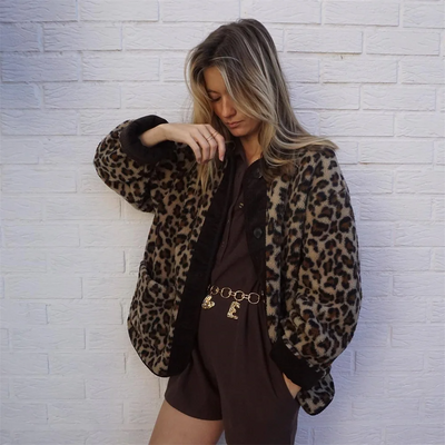Leah | Jacket with an O-neck and leopard print