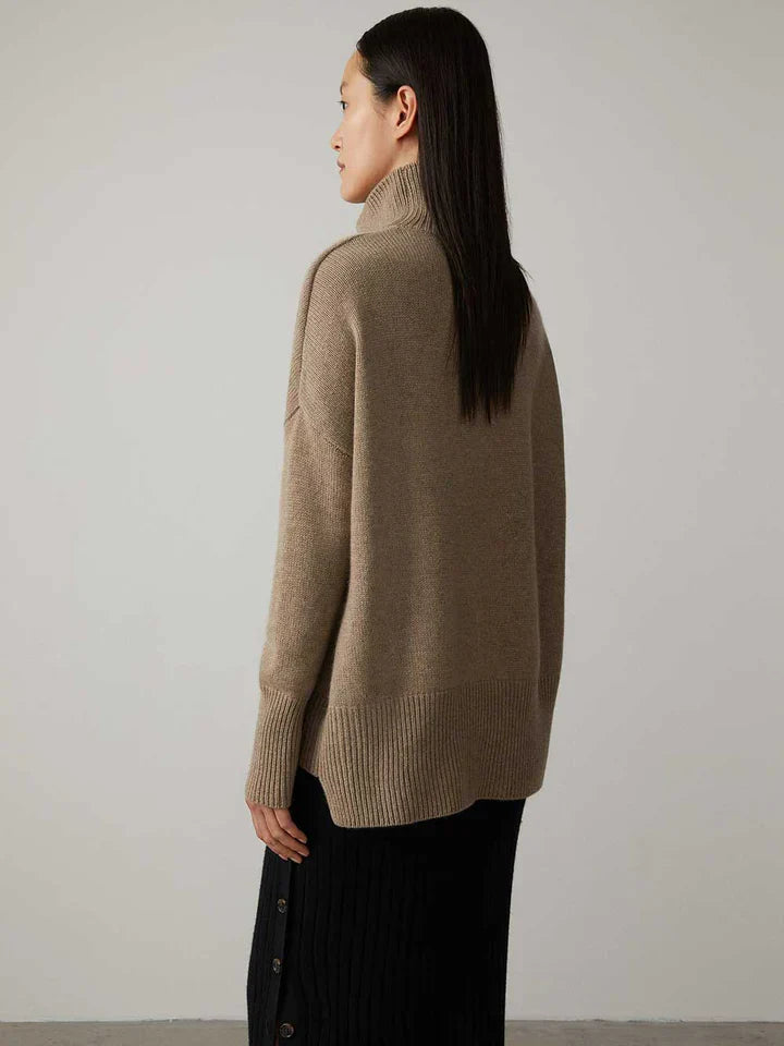 Sweater made of luxurious cashmere mix with turtlenecks
