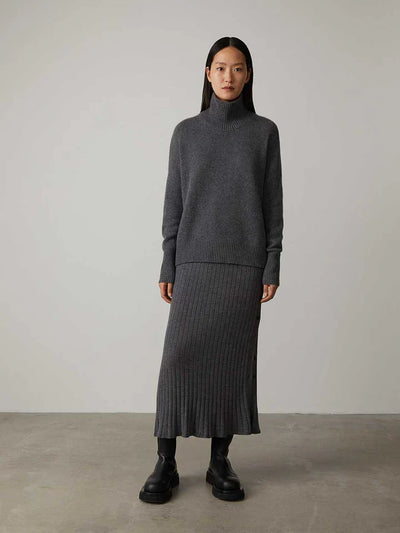 Sweater made of luxurious cashmere mix with turtlenecks