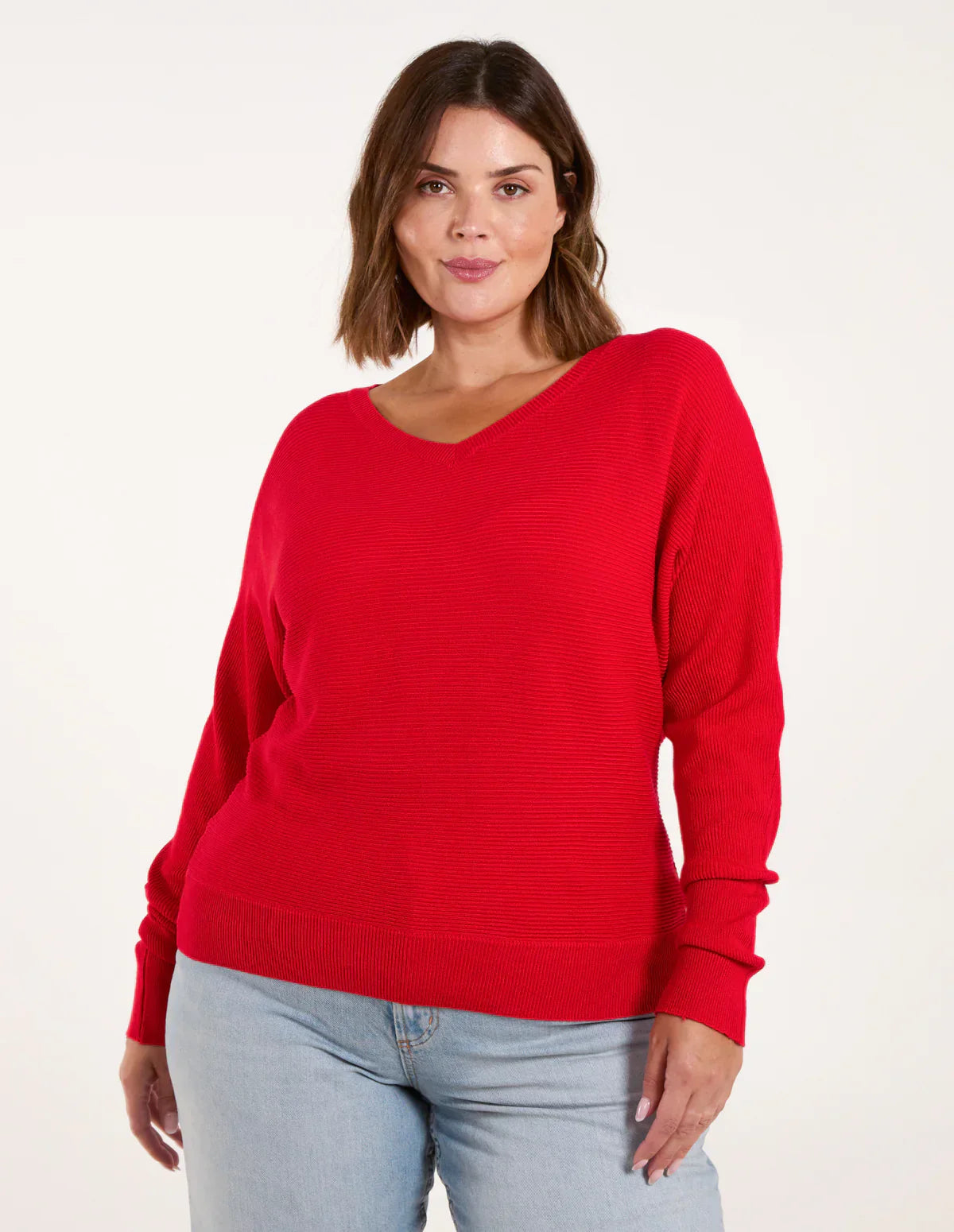 Sweater with hood in red for a casual and comfortable look for women