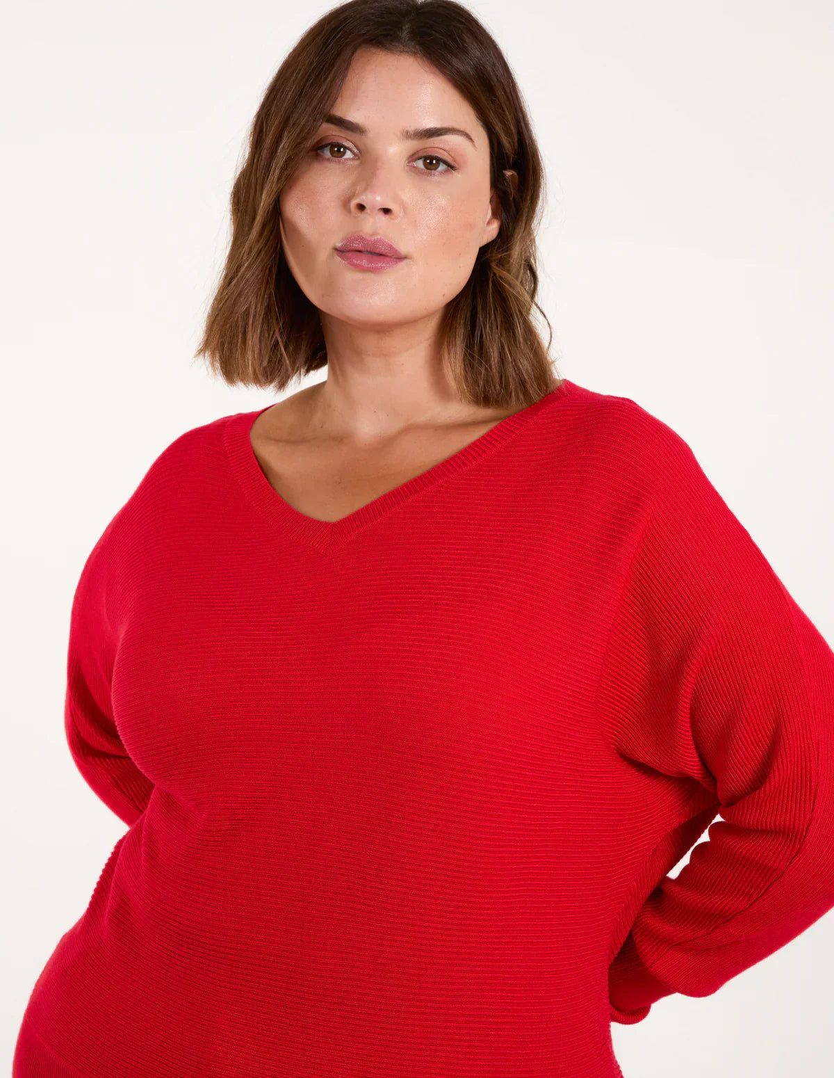 Sweater with hood in red for a casual and comfortable look for women