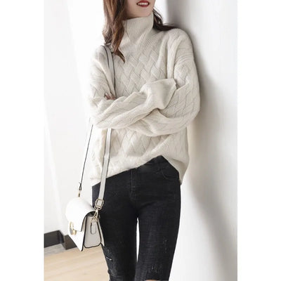 Sweaters made of soft cashmere for stylish women's look