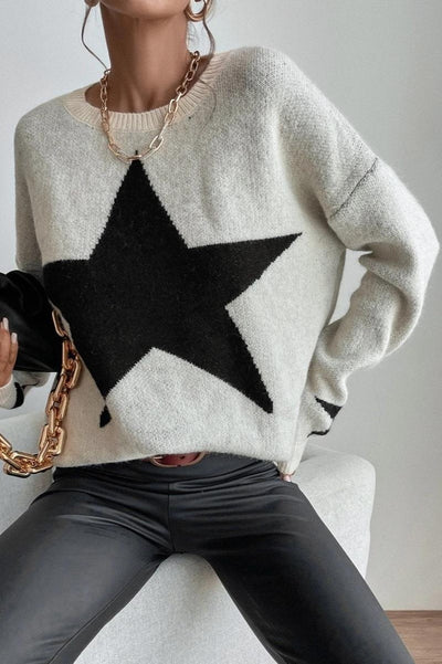 Long -sleeved women's sweater with star print for cool days