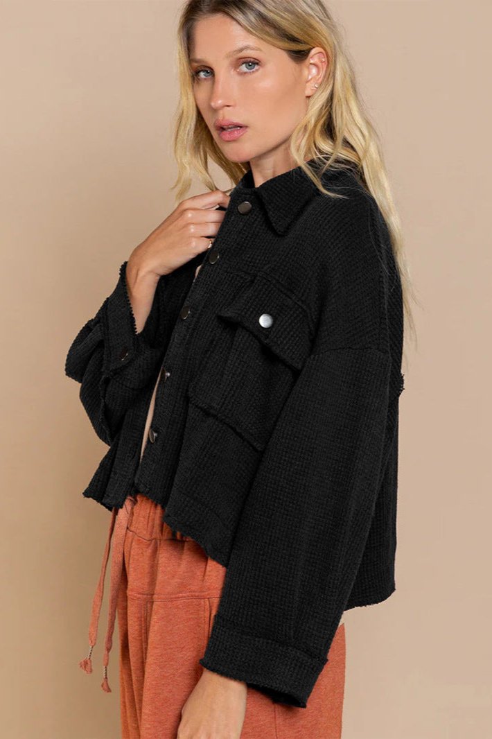 Long -sleeved women's sweater with collar - elegance & comfort