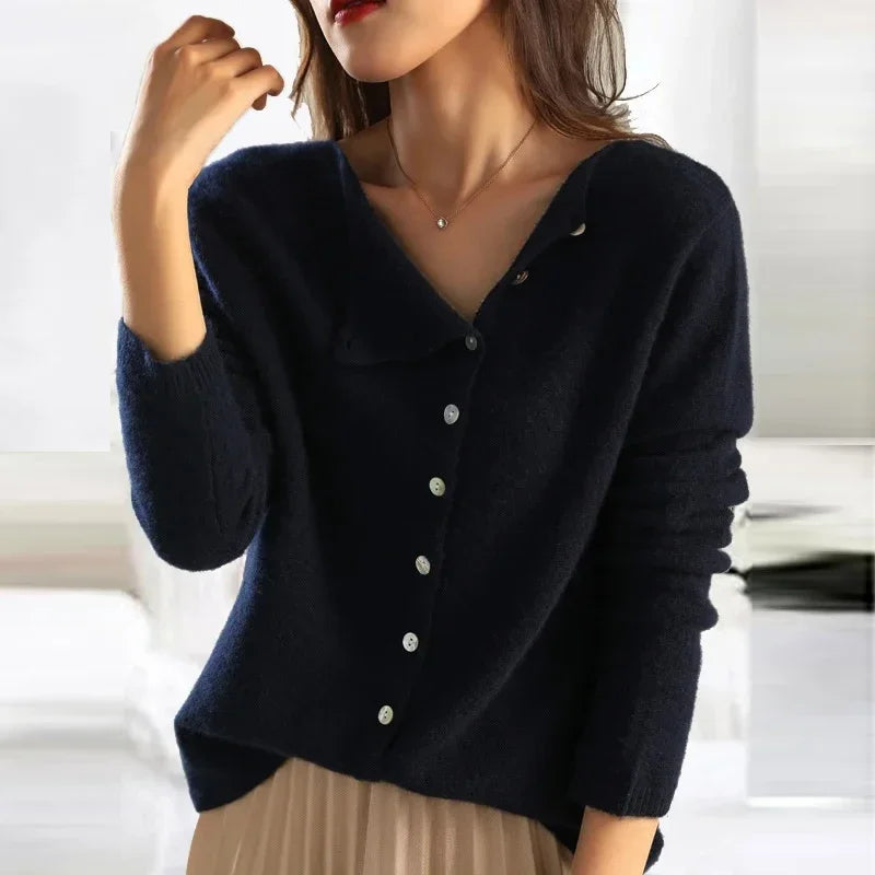 Iya | Chic Button Top
