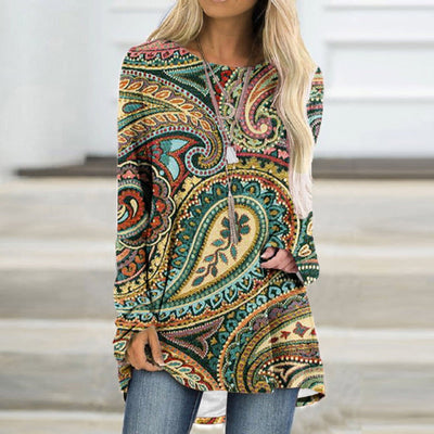 Elegant Mandala sweater: stylish & warm for autumn/winter