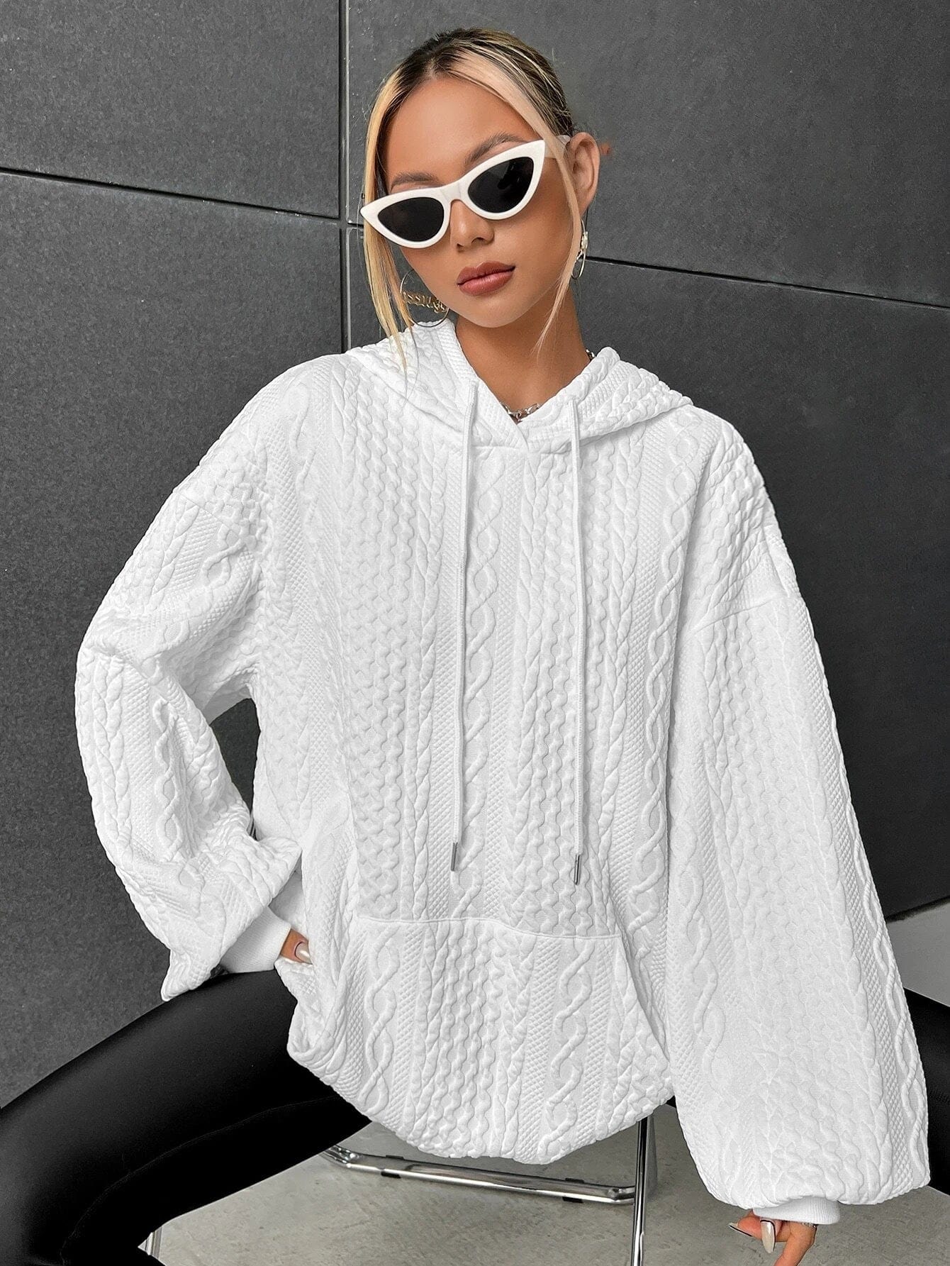 Ana Hoodie: stylish, warm hoodie for winter