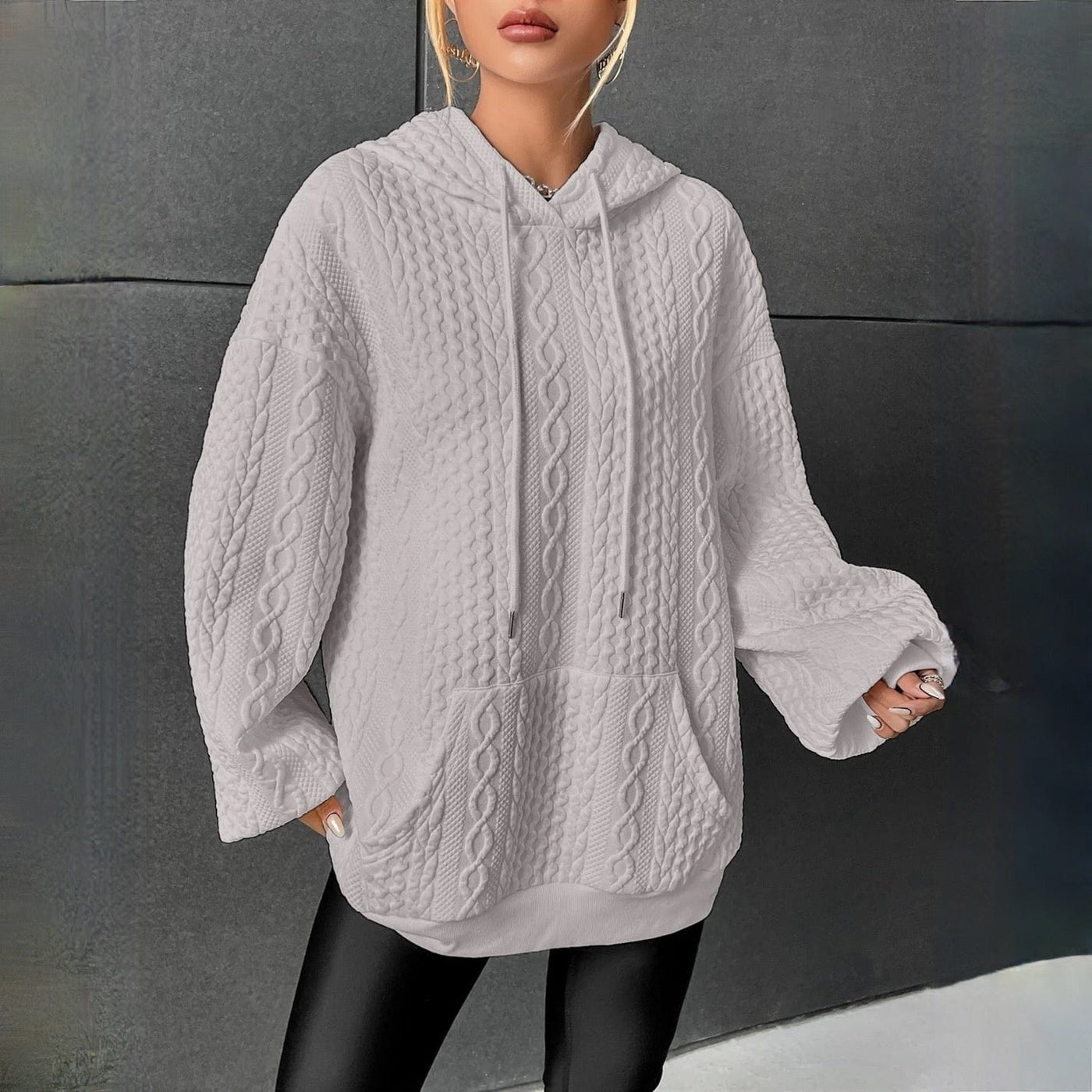 Ana Hoodie: stylish, warm hoodie for winter