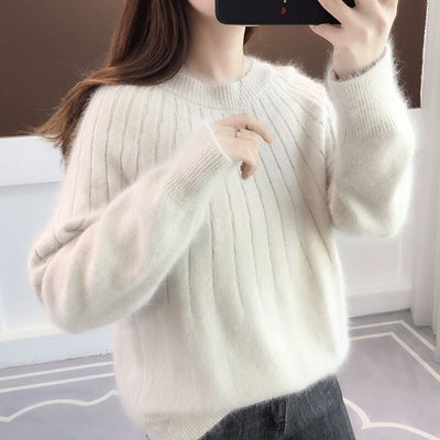 Cuddly soft sweater for women