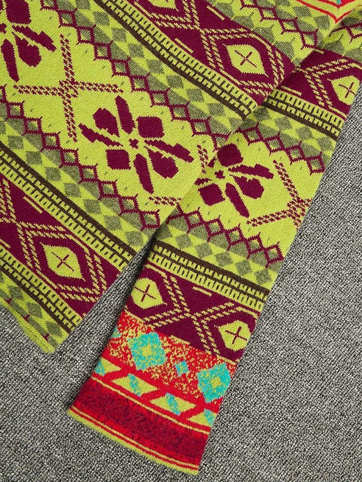 Sweater women: warm rope, unique print