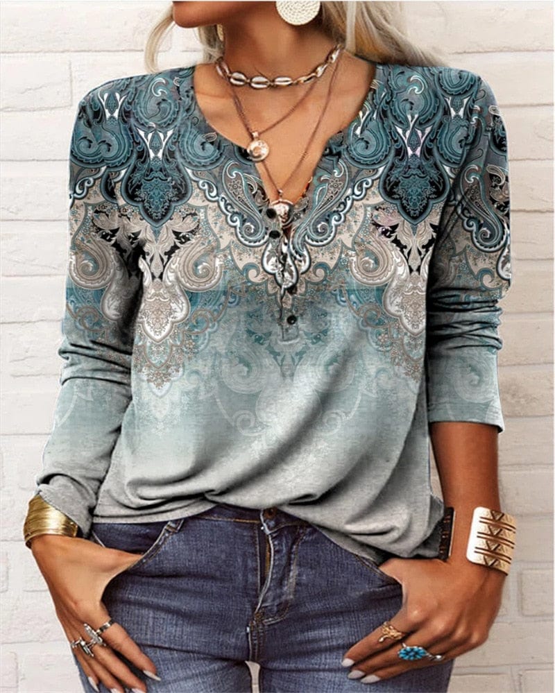 Stylish sweater with aztec pattern