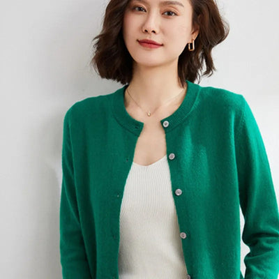 Knitted sweater with neckline