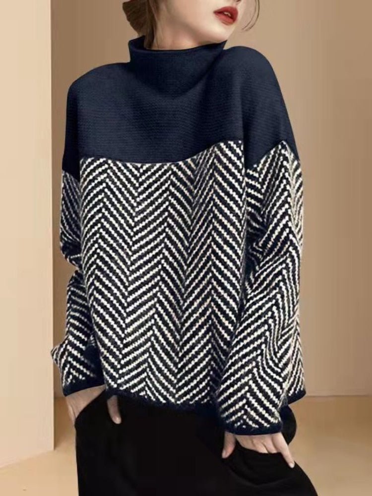 Cuddly sweater with turtleneck and knitting design for women