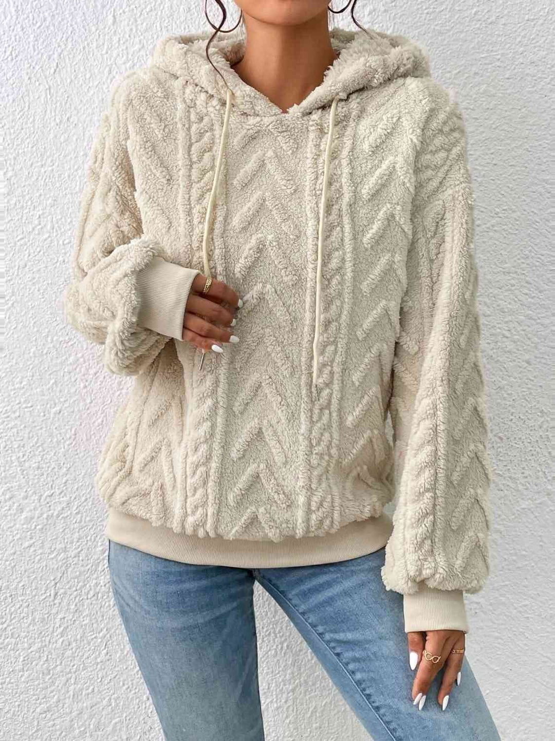 Sweaters with a cord and long arm in a two -tone design for women