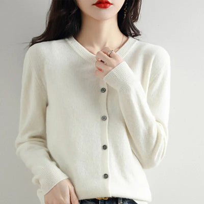 Knitted sweater with neckline