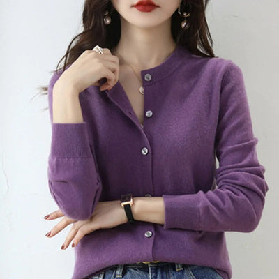 Knitted sweater with neckline