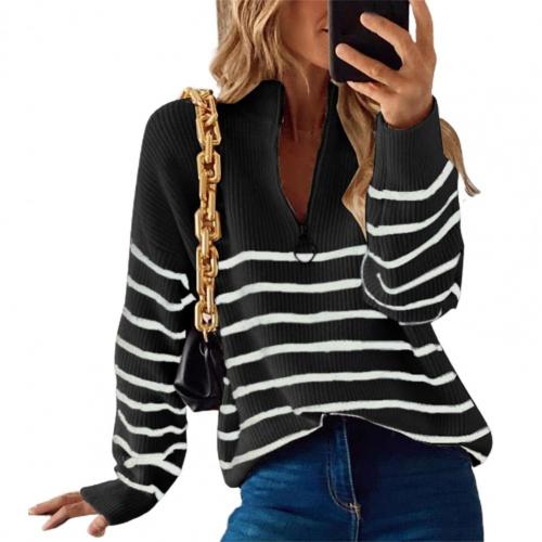 Sweater with zipper for women